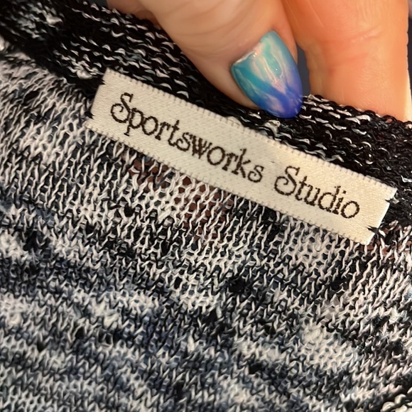 Sportsworks Studio Sweater V-neck Button Details Size Small - Picture 7 of 8